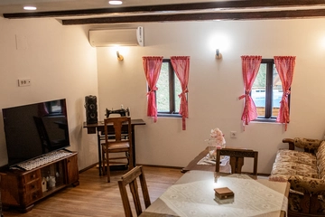 Two-Bedroom Holiday House in Klanjec with Jacuzzi