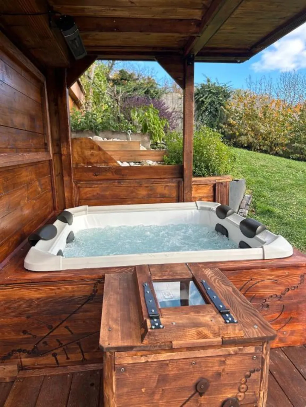 Mihovljan Holiday House with Pool and Jacuzzi