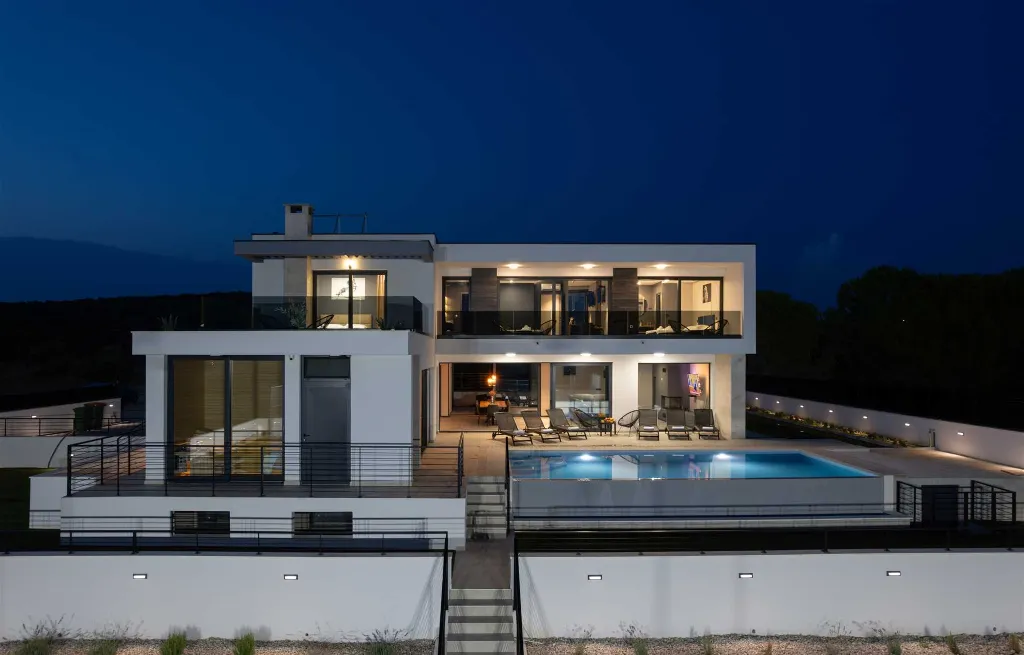 Kakma 4-Bedroom Villa with Padel Court