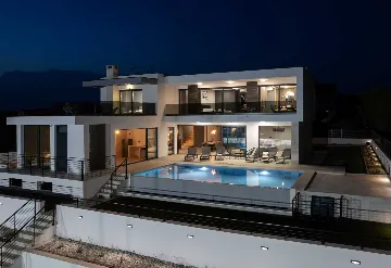 Kakma 4-Bedroom Villa with Padel Court