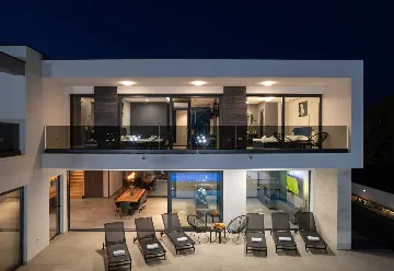 Kakma 4-Bedroom Villa with Padel Court