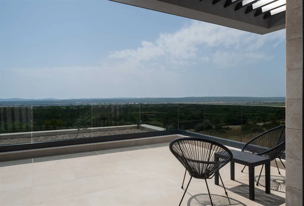 Kakma 4-Bedroom Villa with Padel Court