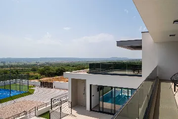 Kakma 4-Bedroom Villa with Padel Court