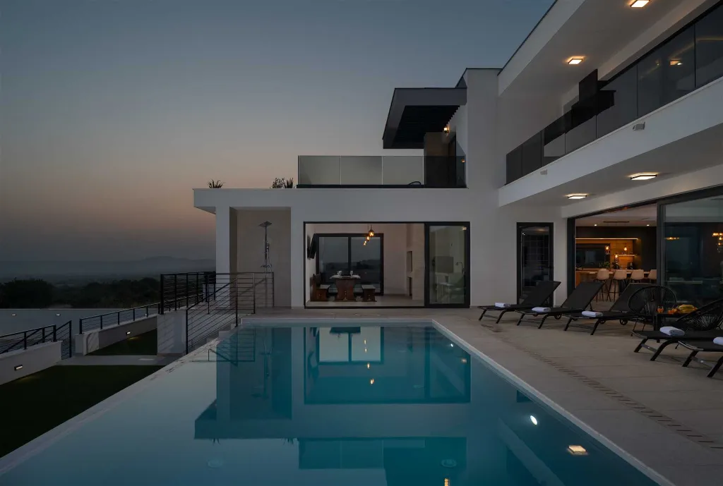 Kakma 4-Bedroom Villa with Padel Court