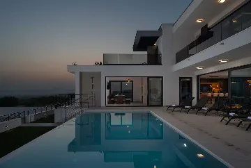 Kakma 4-Bedroom Villa with Padel Court