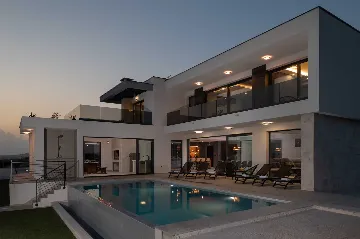 Kakma 4-Bedroom Villa with Padel Court