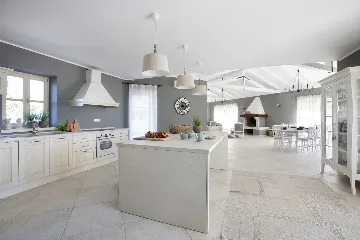 4-Bedroom Villa in Bajkini for Up to 10 Guests