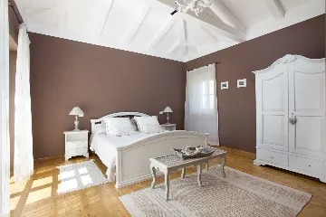 4-Bedroom Villa in Bajkini for Up to 10 Guests