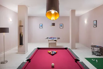 4-Bedroom Villa in Bajkini for Up to 10 Guests