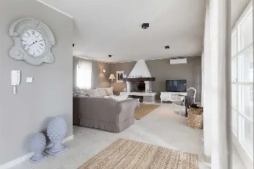 Bajkini 4-Bedroom Villa with Private Pool & Jacuzzi