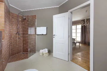 Bajkini 4-Bedroom Villa with Private Pool & Jacuzzi