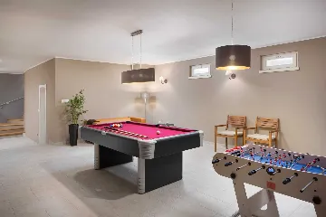 Bajkini 4-Bedroom Villa with Private Pool & Jacuzzi