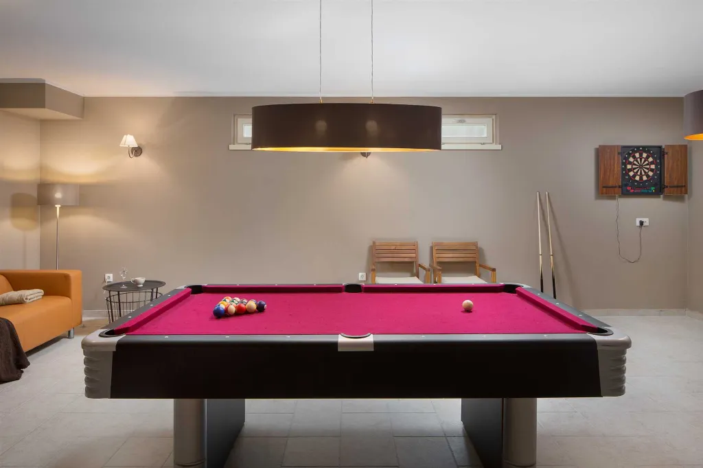 Bajkini 4-Bedroom Villa with Private Pool & Jacuzzi