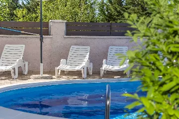 3-Bedroom Holiday House in Murvica for 10