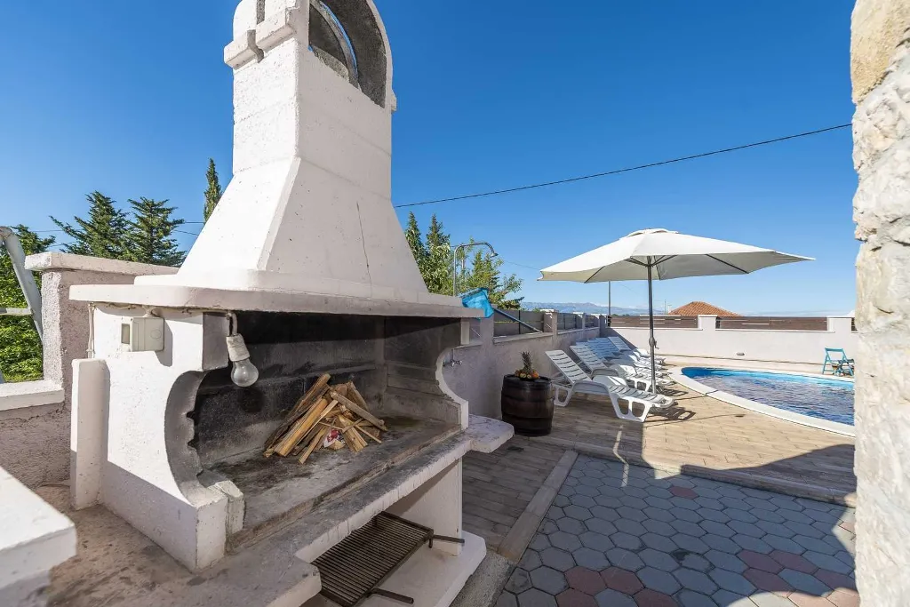 3-Bedroom Holiday House in Murvica for 10