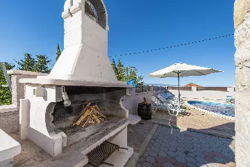 3-Bedroom Holiday House in Murvica for 10
