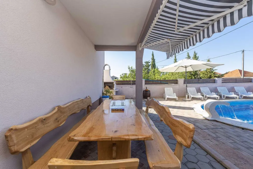 3-Bedroom Holiday House in Murvica for 10