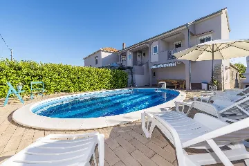 3-Bedroom Holiday House in Murvica for 10