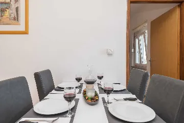 3-Bedroom Holiday House in Murvica for 10