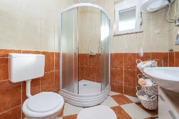 3-Bedroom Holiday House in Murvica for 10