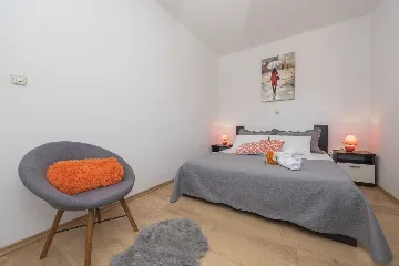 3-Bedroom Holiday House in Murvica for 10