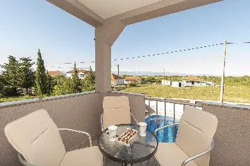 3-Bedroom Holiday House in Murvica for 10