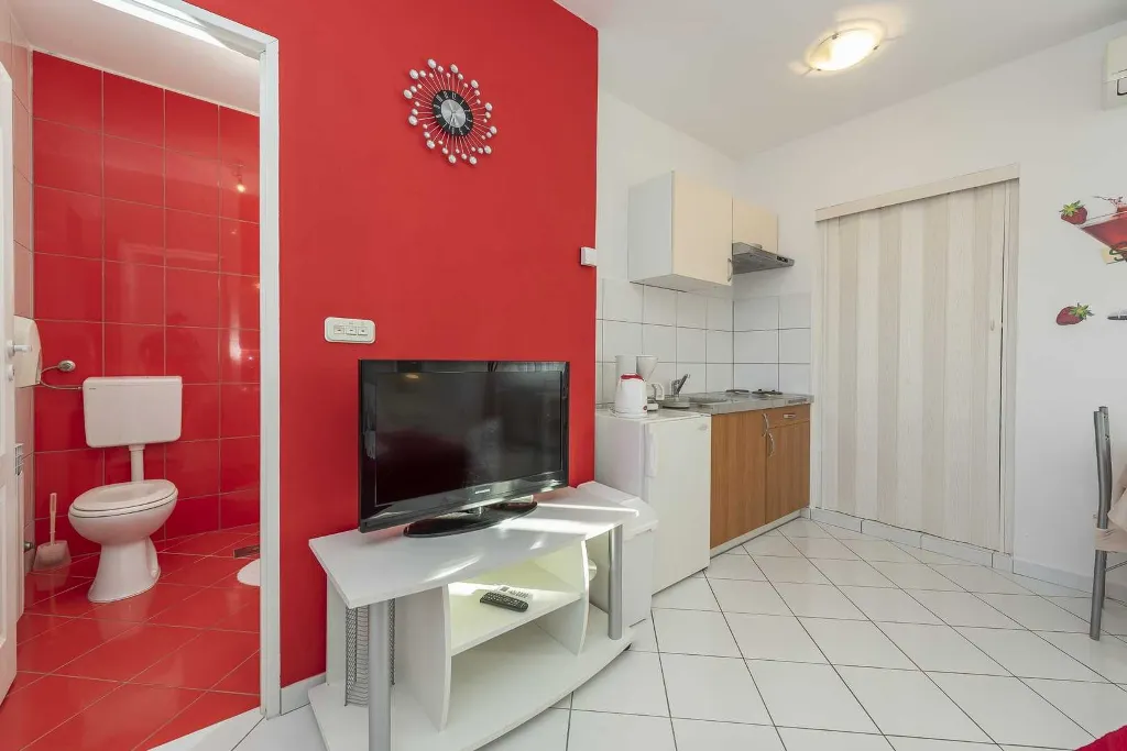 3-Bedroom Holiday House in Murvica for 10