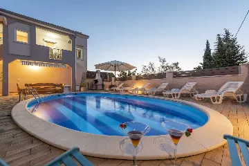 3-Bedroom Holiday House in Murvica for 10