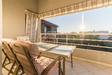 6-Bedroom Villa in Sukošan for Up to 10 Guests