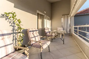 6-Bedroom Villa in Sukošan for Up to 10 Guests