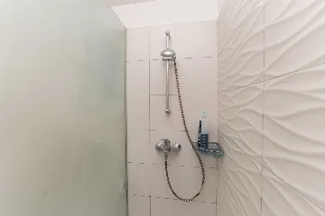 6-Bedroom Villa in Sukošan for Up to 10 Guests