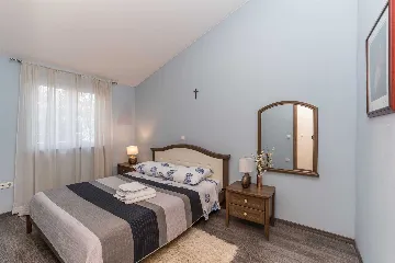 6-Bedroom Villa in Sukošan for Up to 10 Guests