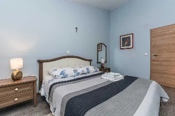 6-Bedroom Villa in Sukošan for Up to 10 Guests