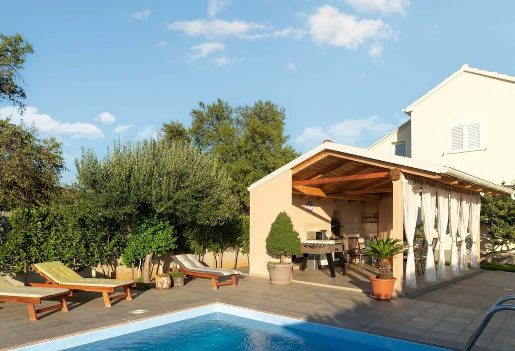 Debeljak Villa with Private Pool and Full Privacy