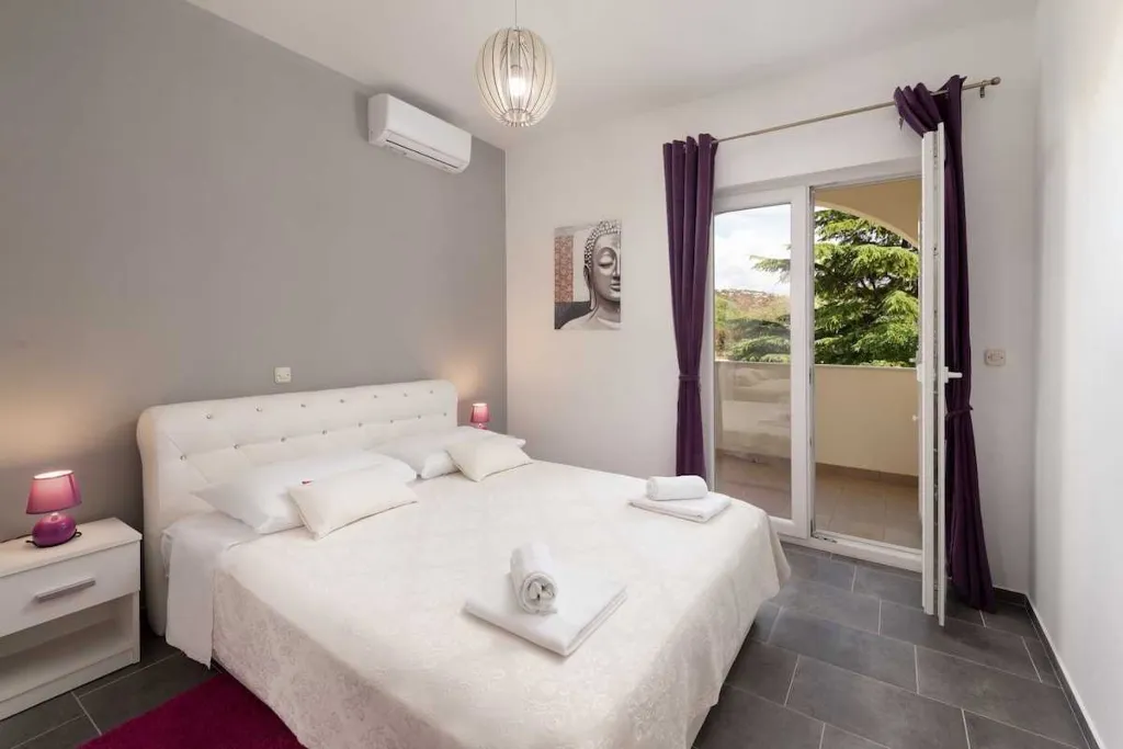 Debeljak Villa with Private Pool and Full Privacy