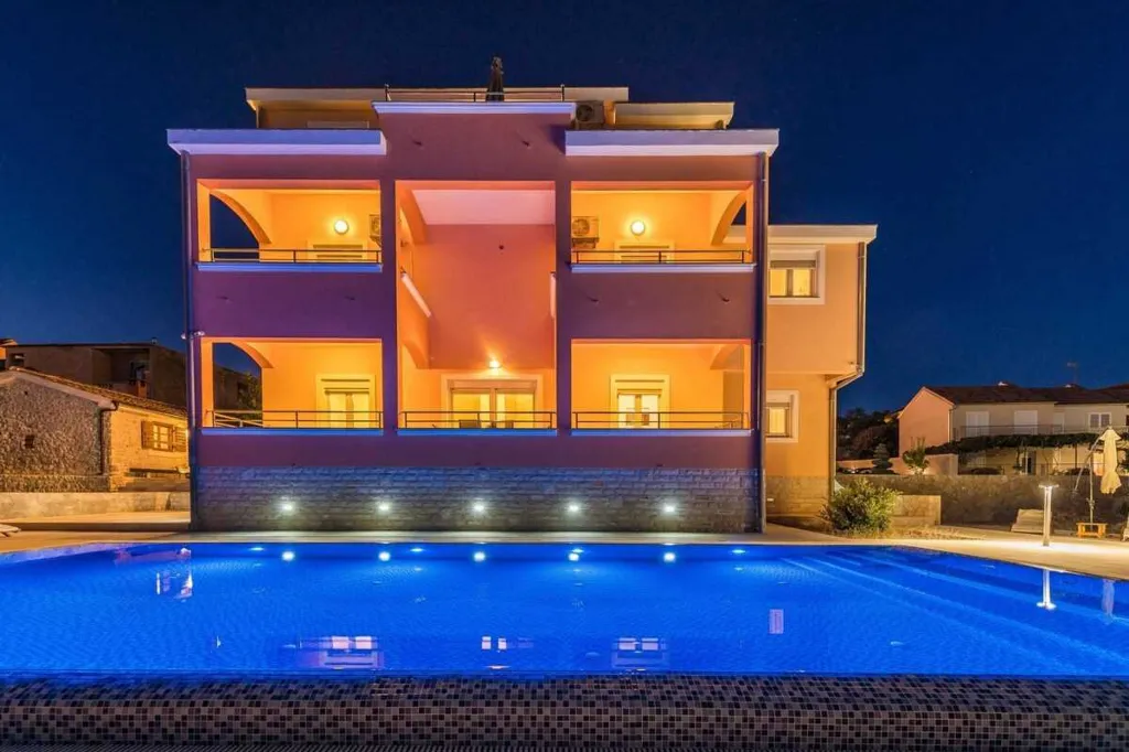 Sea-View 1-Bedroom Apartment in Sv. Filip i Jakov