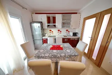 Sea-View 1-Bedroom Apartment in Sv. Filip i Jakov