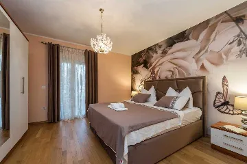 Sea-View 1-Bedroom Apartment in Sv. Filip i Jakov