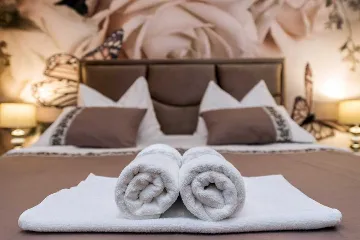 Sea-View 1-Bedroom Apartment in Sv. Filip i Jakov