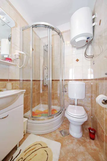 Sea-View 1-Bedroom Apartment in Sv. Filip i Jakov