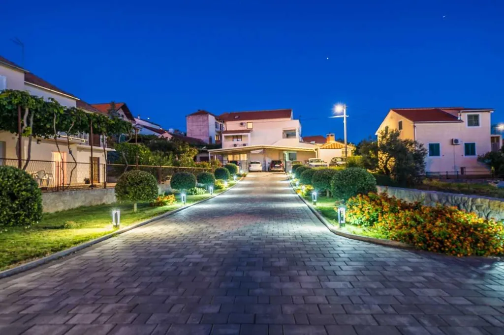 Sea-View 1-Bedroom Apartment in Sv. Filip i Jakov