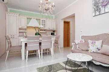 Sea-View Apartment in Sv. Filip i Jakov for 6