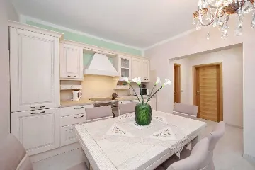 Sea-View Apartment in Sv. Filip i Jakov for 6