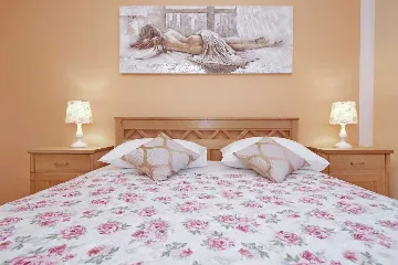 Sea-View Apartment in Sv. Filip i Jakov for 6