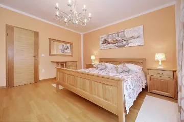 Sea-View Apartment in Sv. Filip i Jakov for 6