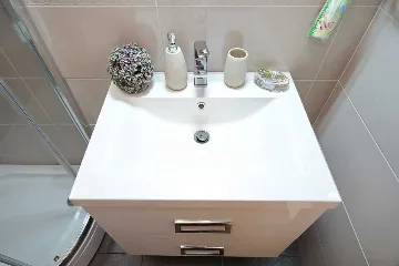 Sea-View Apartment in Sv. Filip i Jakov for 6