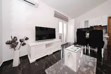 2-Bedroom Apartment in Sv. Filip i Jakov for 4
