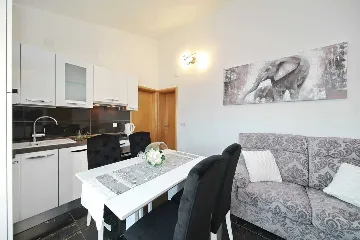 2-Bedroom Apartment in Sv. Filip i Jakov for 4