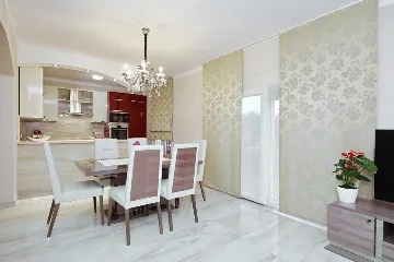 Apartment with Infinity Pool in Sv. Filip i Jakov