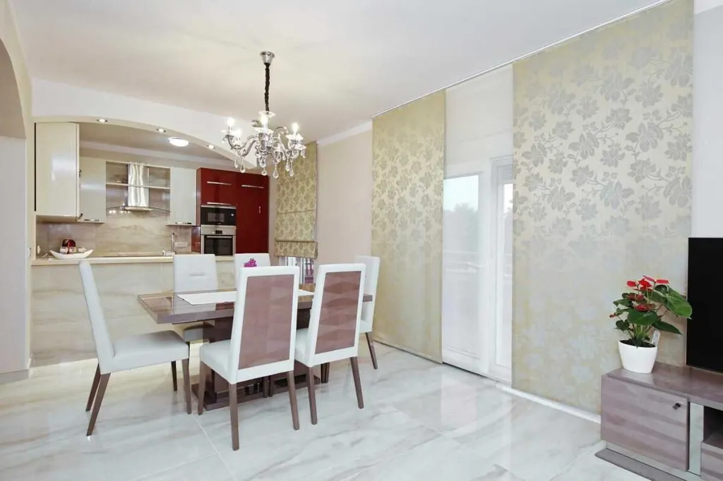 Apartment with Infinity Pool in Sv. Filip i Jakov